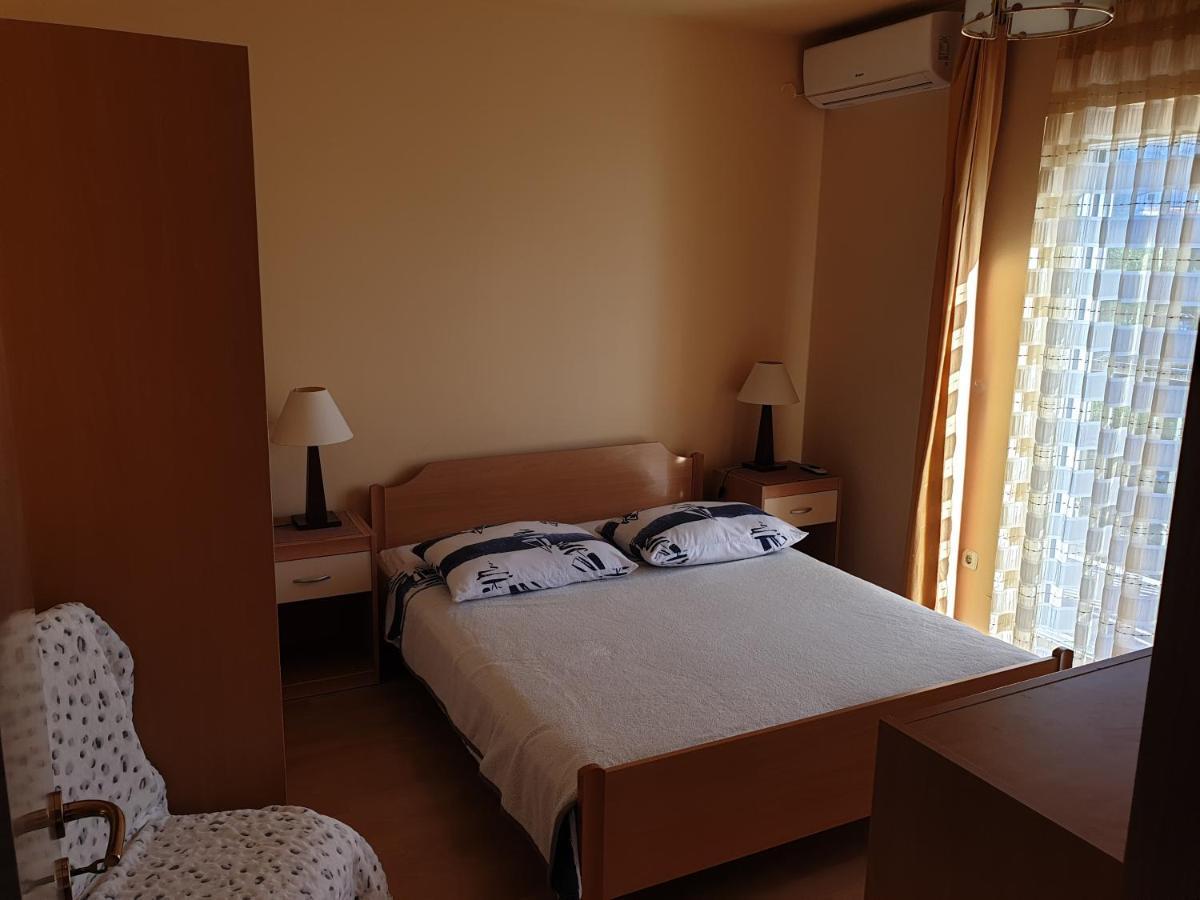 Apartmani Danja Kaštela Esterno foto