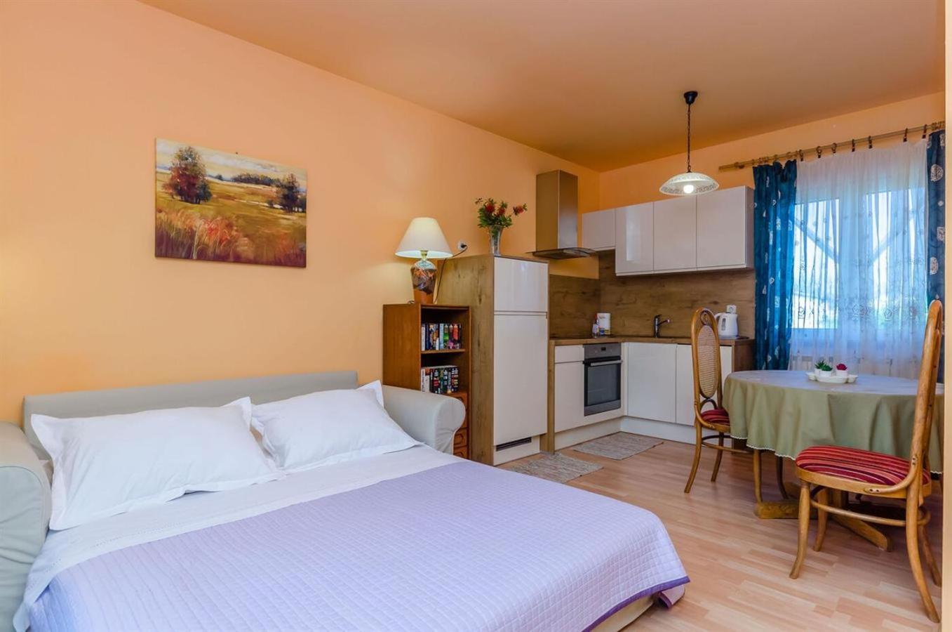 Apartmani Danja Kaštela Esterno foto