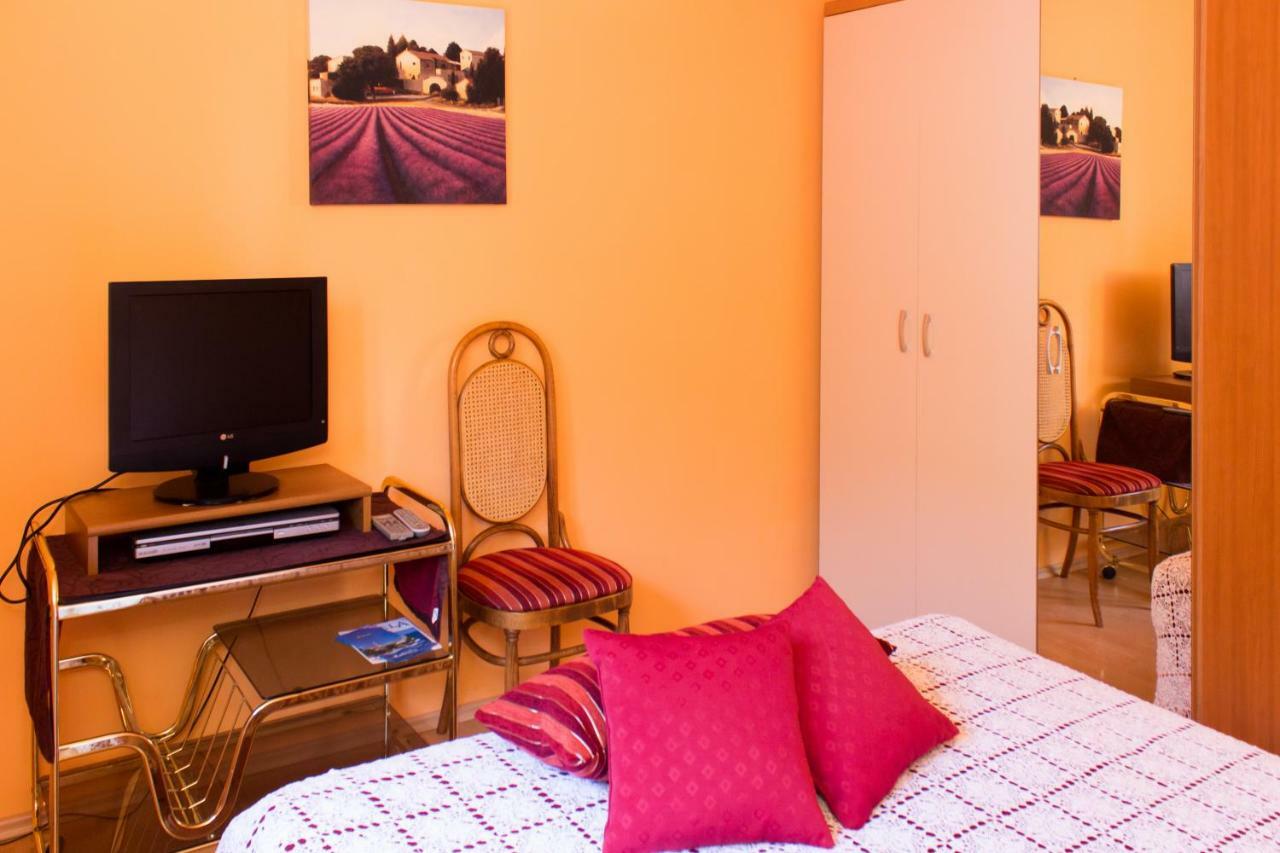 Apartmani Danja Kaštela Esterno foto